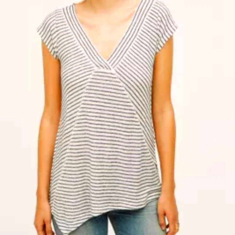 - Anthropologie Meadow Rue Medium Linen Asymetrical Seamed Top V neck